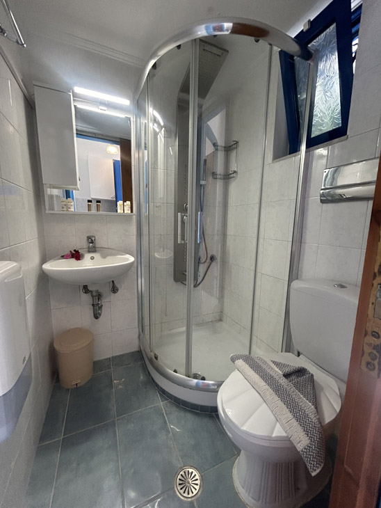 Three Bed with Bunk Beds-Bathroom