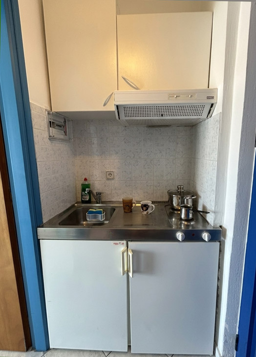 Twin Bed Studios kitchen